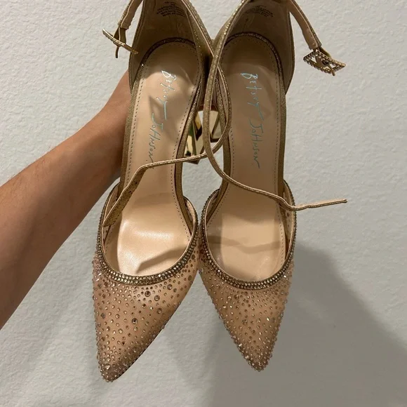 Betsey Johnson Gold and Tan Slingback Heels - Picture 10 of 11